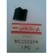 MC259204 MITSUBISHI ÖN CAM TAKOZ